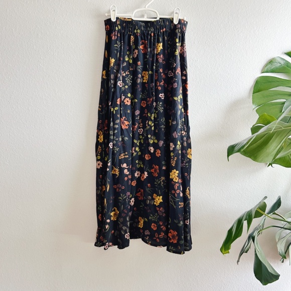 Amour Vert 100% Silk Floral Midi Skirt - Picture 6 of 8